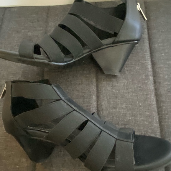 Coach and Four Black Band Open Toe Faux Leather Casual Office Heel Shoe-Sz-7.5 - Picture 6 of 15